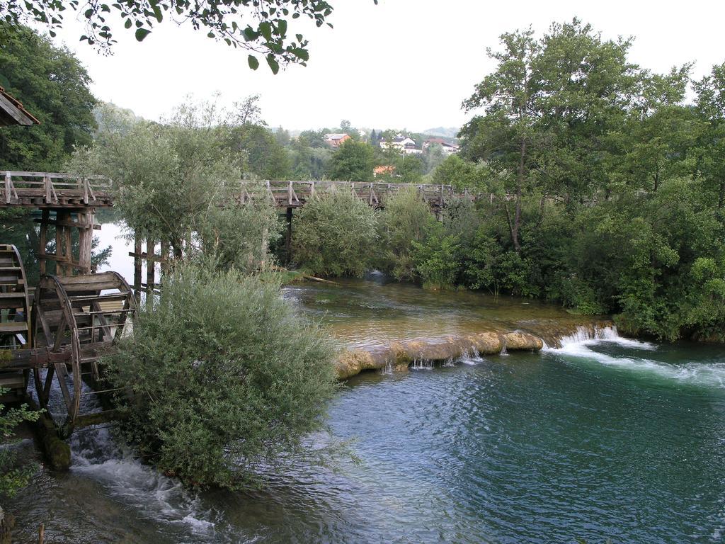 Kamp Slapic Hotel Duga Resa Exterior photo